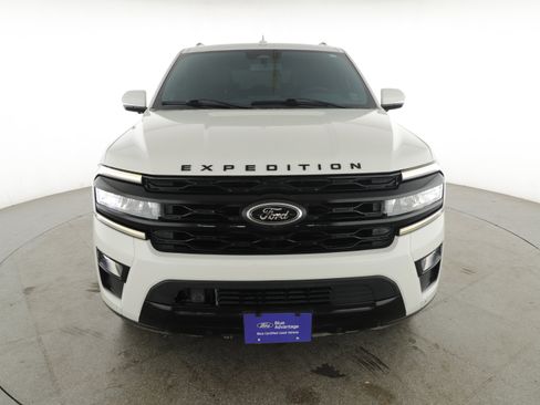 Used 2022 Ford Expedition Limited image 2