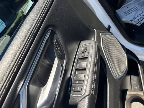 Used 2020 RAM 1500 Laramie AWD/4WD image 18