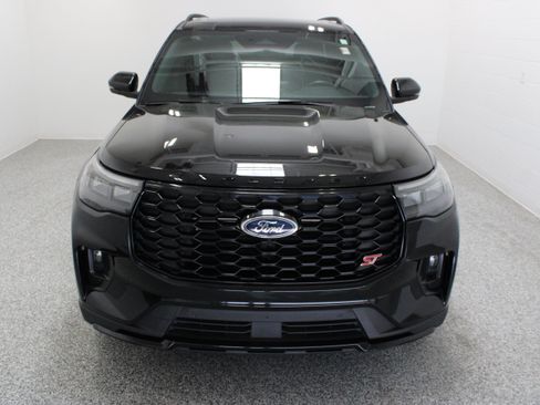 Used 2025 Ford Explorer ST w/ Sun And Sound Package AWD/4WD image 3