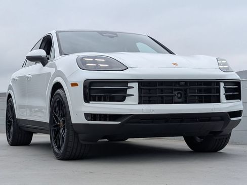 Certified 2026 Porsche Cayenne Coupe AWD/4WD image 25