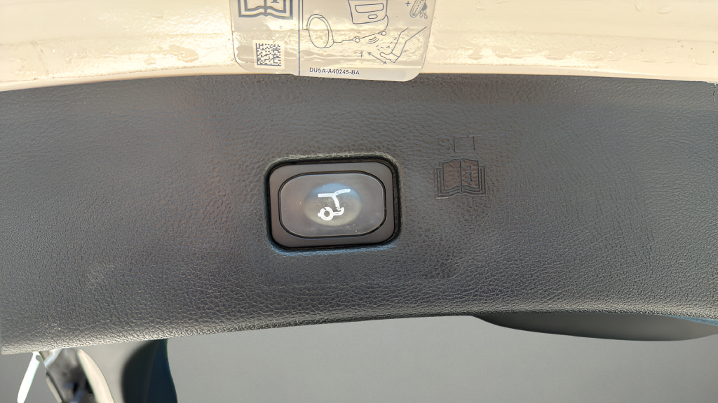 Used 2019 Ford Edge ST w/ Equipment Group 401A AWD/4WD image 20