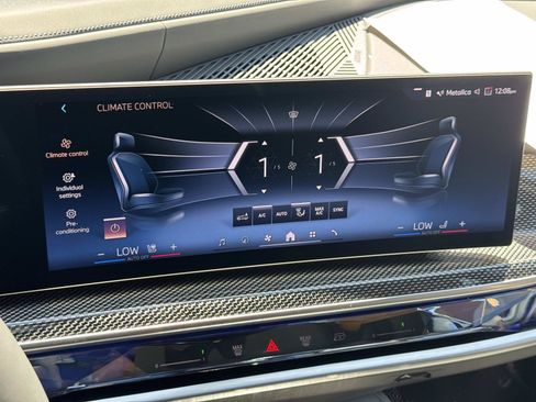 Used 2026 BMW i7 xDrive60 w/ Executive Package AWD/4WD image 14
