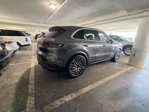 Certified 2025 Porsche Cayenne S AWD/4WD image 10
