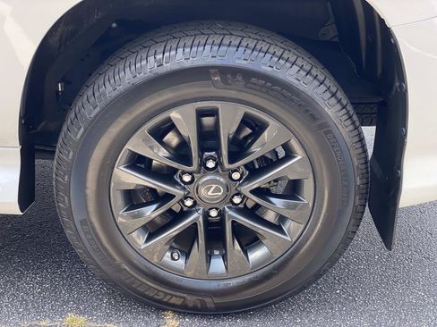 Used 2020 Lexus GX 460 Premium w/ Premium Package AWD/4WD image 13