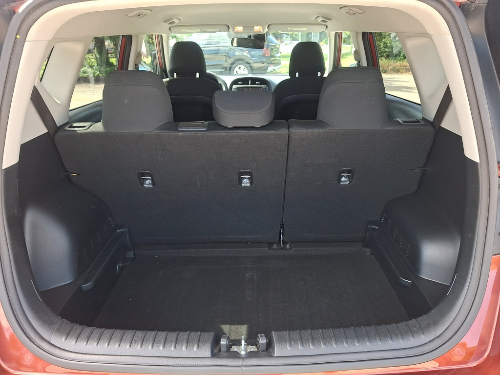 Used 2024 Kia Soul LX w/ LX Technology Package FWD image 19