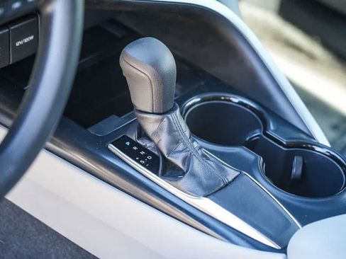 Used 2019 Toyota Camry LE FWD image 19