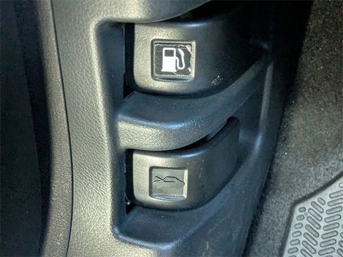 Used 2021 Honda HR-V LX image 24