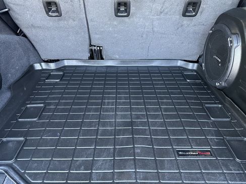 Used 2023 Jeep Wrangler Unlimited Rubicon AWD/4WD image 33
