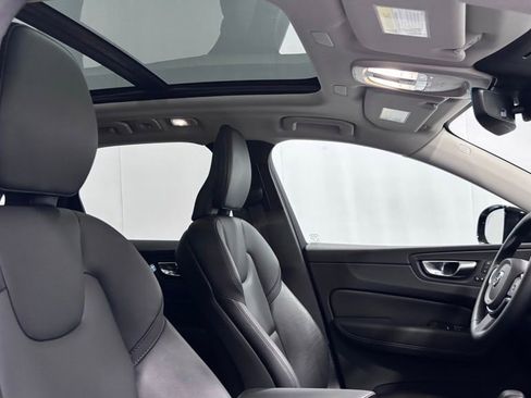 Certified 2025 Volvo XC60 B5 Core AWD/4WD image 19