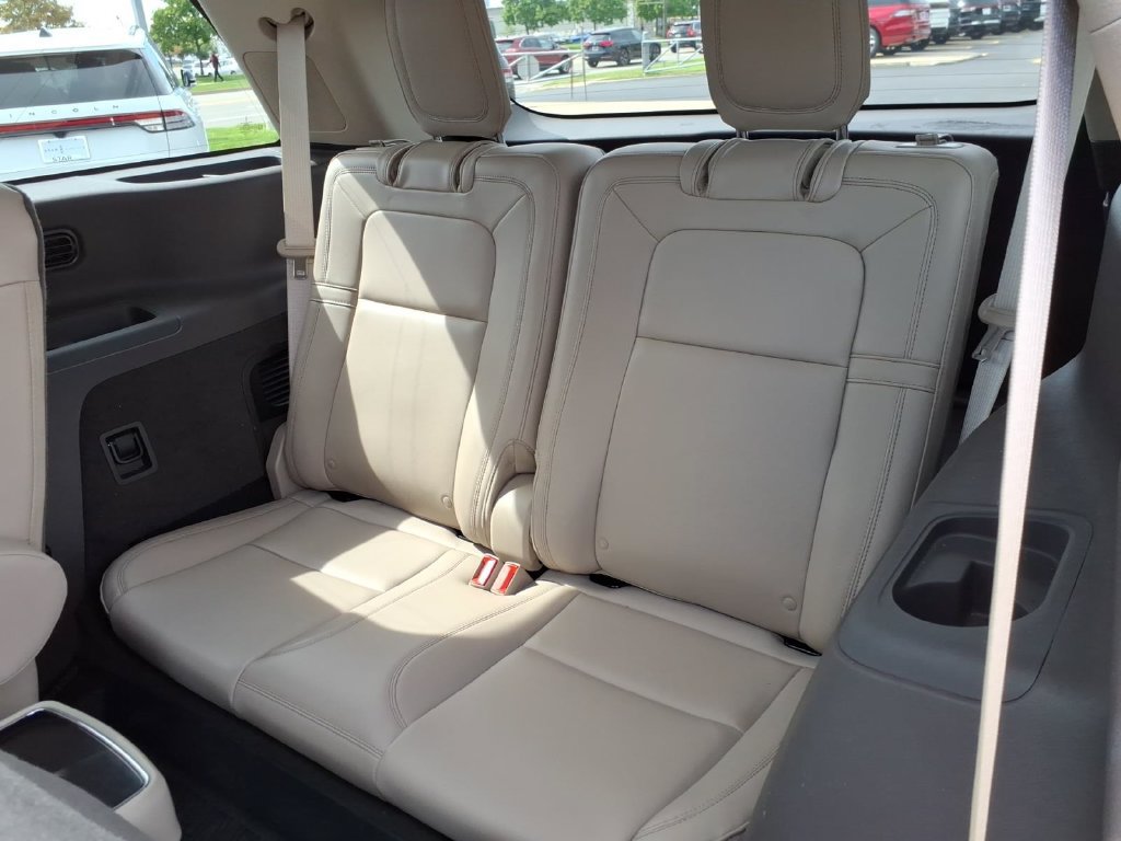 Used 2024 Lincoln Aviator Reserve w/ Equipment Group 201A AWD/4WD image 13