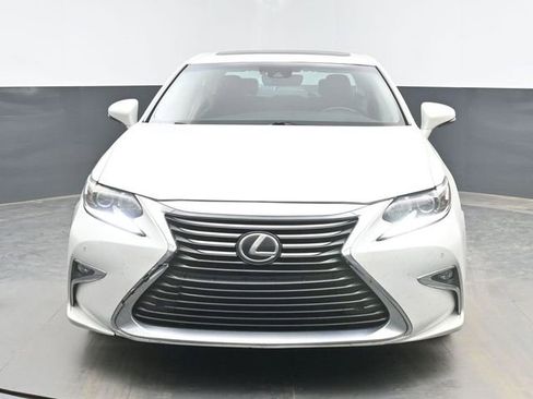 Used 2016 Lexus ES 350 w/ Premium Package w/Wood Trim FWD image 3