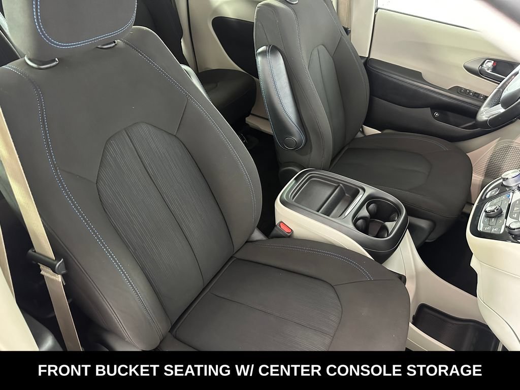 Used 2021 Chrysler Pacifica Touring w/ Cold Weather Group FWD image 28