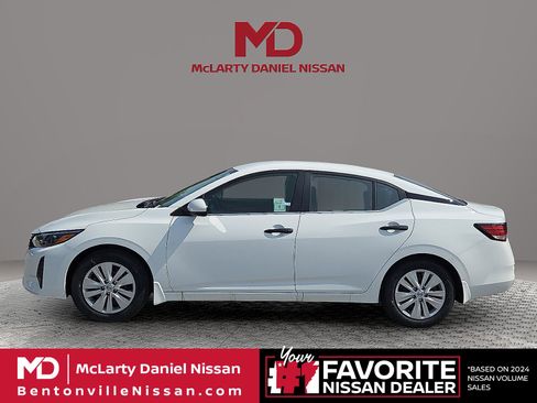 Used 2025 Nissan Sentra S image 3