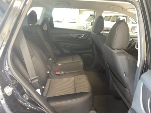 Used 2017 Nissan Rogue SV w/ SV Premium Package AWD/4WD image 19