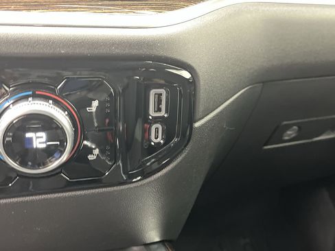 New 2026 GMC Sierra 1500 Elevation image 25