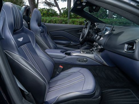 Used 2023 Aston Martin V8 Vantage image 17