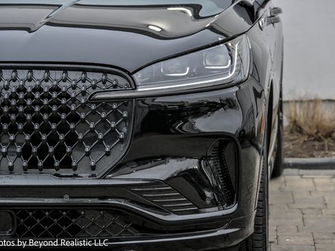 Used 2025 Lincoln Aviator Black Label w/ Jet Appearance Package image 9