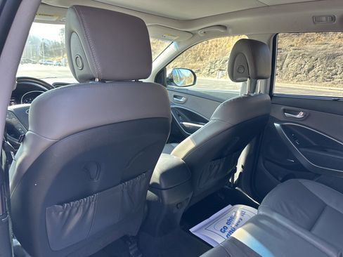 Used 2016 Hyundai Santa Fe SE w/ Option Group 03 image 19