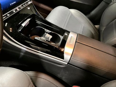 Used 2024 Mercedes-Benz C 300 4MATIC Sedan image 16