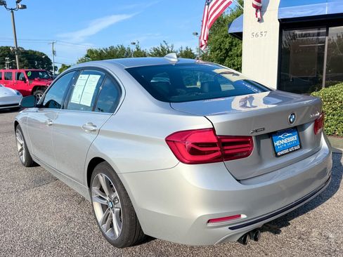Used 2018 BMW 330i xDrive Sedan AWD/4WD image 25