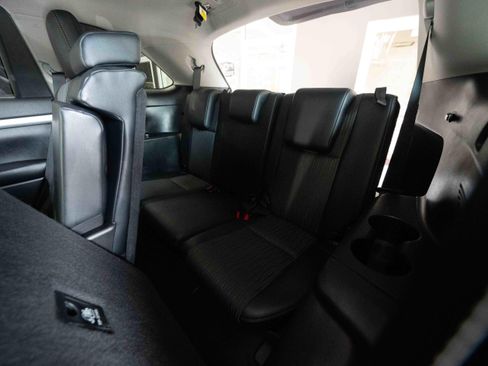 Used 2019 Toyota Highlander Plus w/ Carpet Mat Package (TMS) AWD/4WD image 24