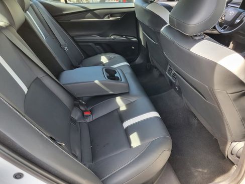 Used 2025 Toyota Camry SE image 17