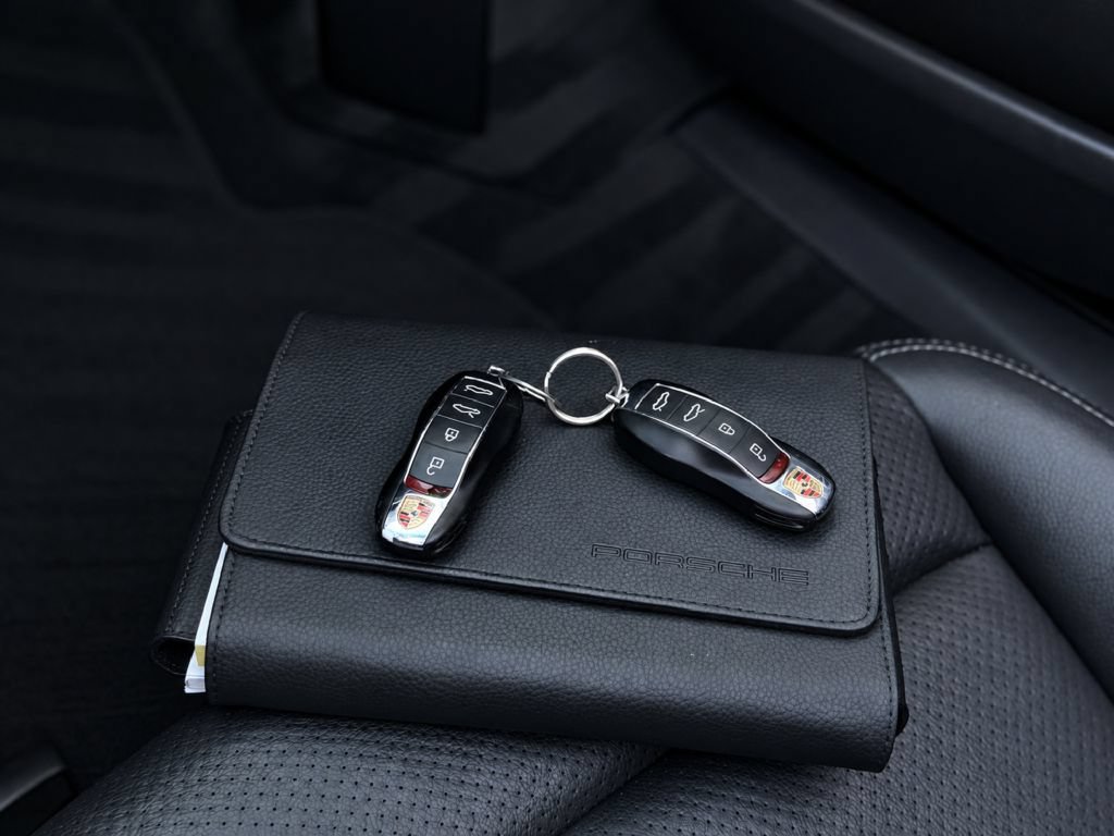 Used 2020 Porsche 718 Boxster RWD image 23