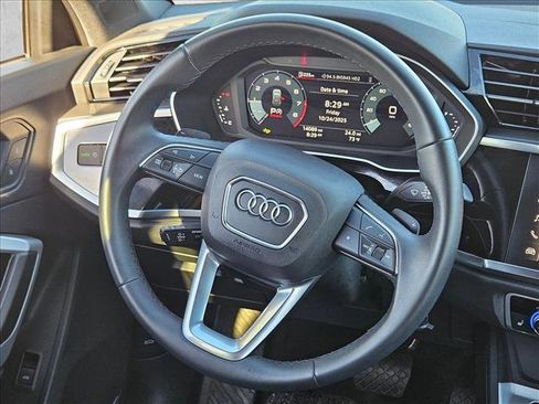 Used 2025 Audi Q3 2.0T Premium image 11