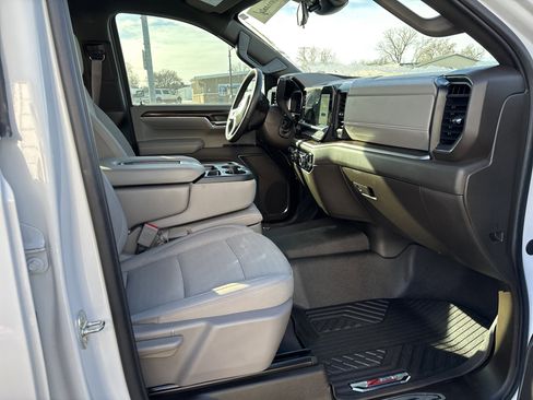 Used 2024 Chevrolet Silverado 1500 RST image 6