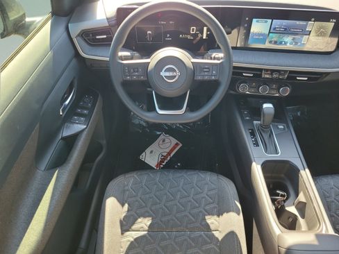 Certified 2025 Nissan Kicks SV FWD image 15