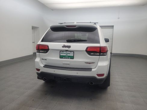 Used 2017 Jeep Grand Cherokee Trailhawk AWD/4WD image 7