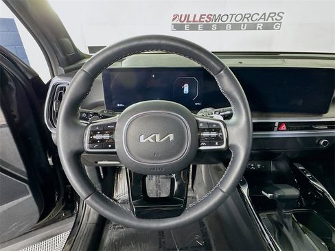 Used 2025 Kia Sorento SX Prestige image 11