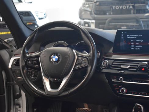 Used 2018 BMW 530i xDrive AWD/4WD image 44