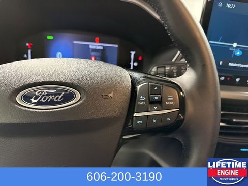 Used 2024 Ford Escape SE image 18