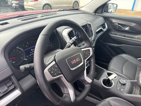 Used 2023 GMC Terrain SLT w/ Elevation Edition image 4