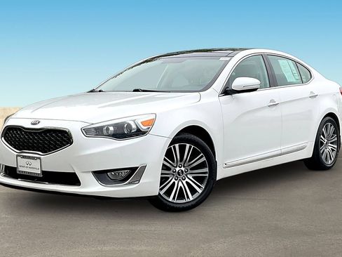 Used 2015 Kia Cadenza Premium w/ Luxury Package FWD image 3