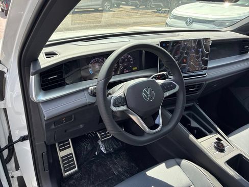 New 2026 Volkswagen Tiguan SE R-Line AWD/4WD image 14