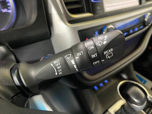 Used 2014 Toyota Highlander Limited AWD/4WD image 22