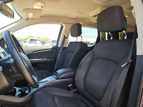 Used 2020 Dodge Journey SE w/ SE Popular Equipment Group FWD image 13