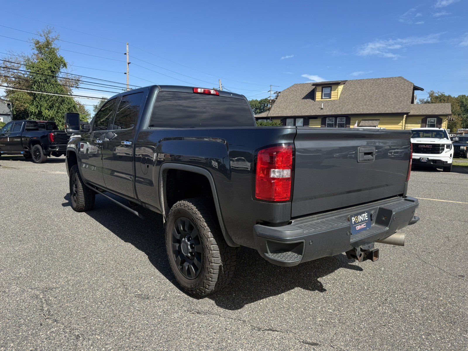 Used 2018 GMC Sierra 2500 Denali w/ Duramax Plus Package AWD/4WD image 5