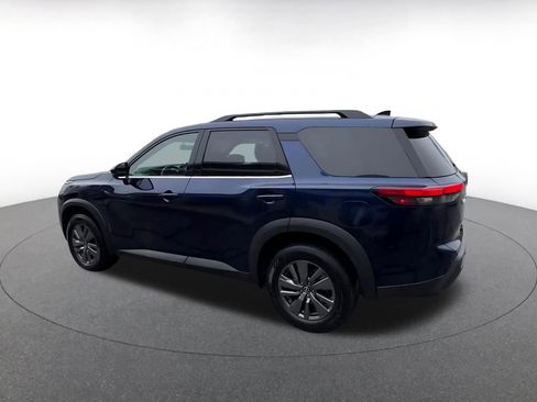 Used 2025 Nissan Pathfinder SV image 15