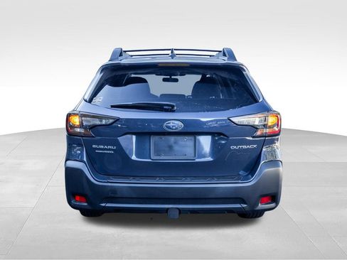 Used 2024 Subaru Outback Premium AWD/4WD image 11