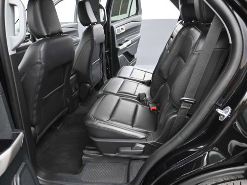 Used 2023 Ford Explorer XLT w/ Equipment Group 202A image 13