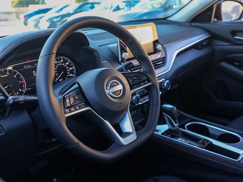 New 2025 Nissan Altima 2.5 SR image 14