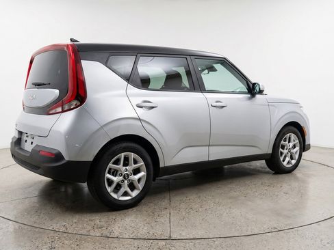 Used 2025 Kia Soul LX w/ LX Technology Package FWD image 7