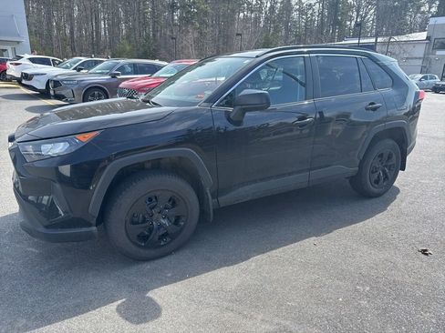 Used 2021 Toyota RAV4 LE AWD/4WD image 1