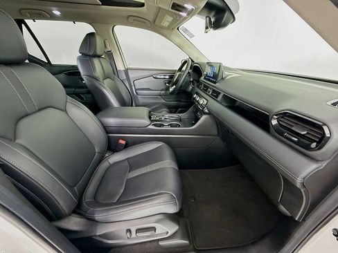 Used 2024 Honda Pilot Touring image 30