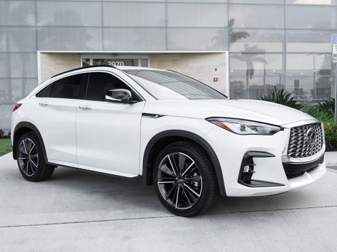 Certified 2025 INFINITI QX55 Luxe w/ Cargo Package AWD/4WD image 2