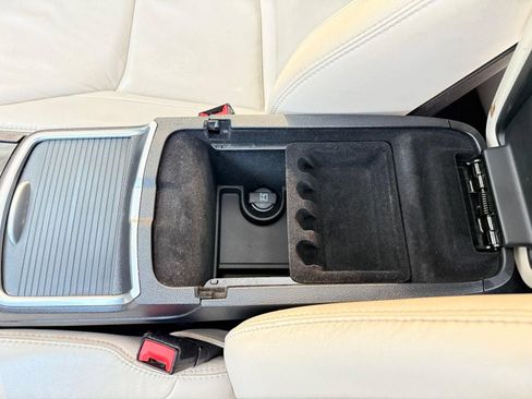 Used 2015 Chrysler 300 Limited RWD image 49