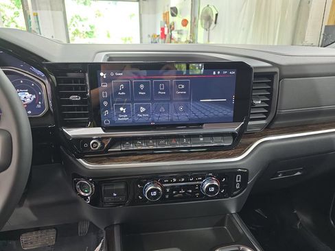 New 2026 GMC Sierra 1500 Elevation w/ Elevation Premium Package AWD/4WD image 19